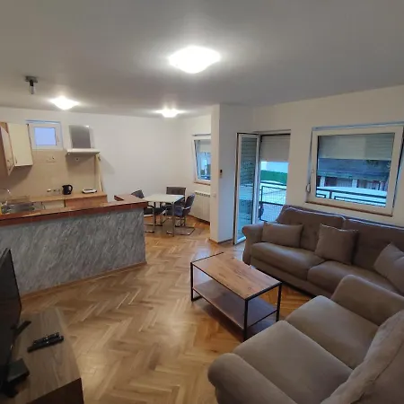 Lägenhet Magenta Beo Shopping Center