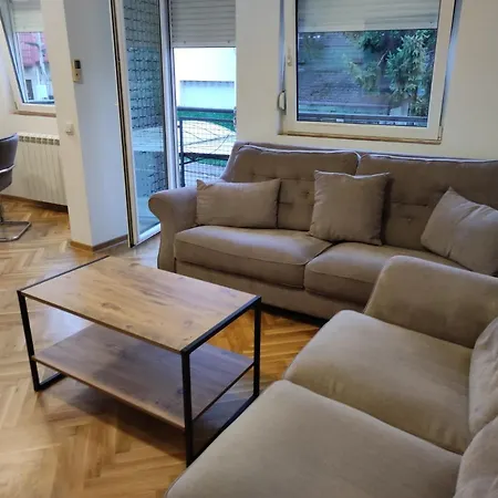 Lägenhet Magenta Beo Shopping Center Belgrad